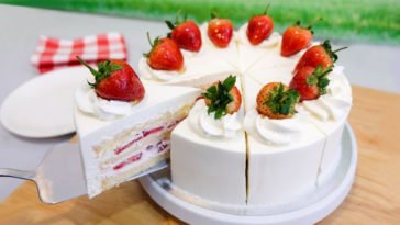 Receita: Bolo de leite ninho com morango