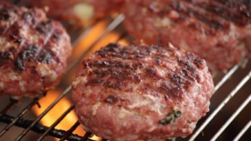 Receita: Hambúrguer em duas Versões