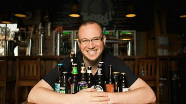 celso abraco cerveja 2