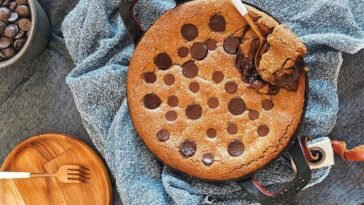 Receita: torta de cookie com brigadeiro vegano