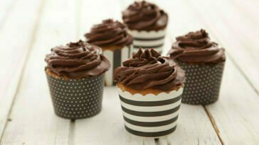 cupcake de limão e chocolate