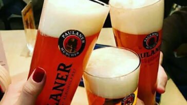 The Blue Pub comemora Oktoberfest