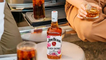 Novo Jim Beam Black Cherry traz sabor inédito ao mercado brasileiro