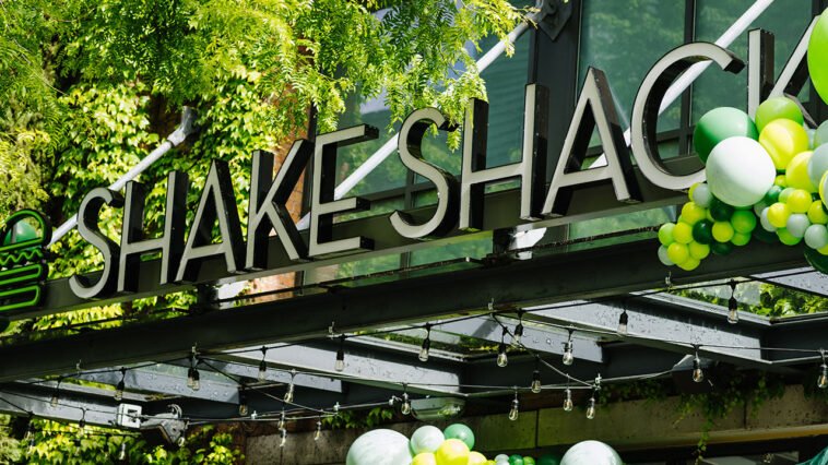Shake Shack anuncia primeira unidade em São Paulo para 2027