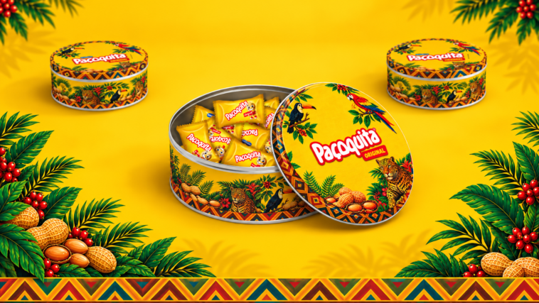 Latas decoradas de Paçoquita, uma aberta com paçocas embaladas, sobre fundo amarelo com ilustrações tropicais.